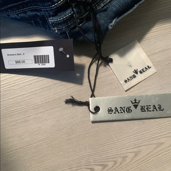 Grace Blue Cropped jeans skirt with Distressed Wash - Picture 4 of 10